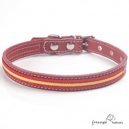 Collar de piel de vaquetilla con bandera de España Burdeos